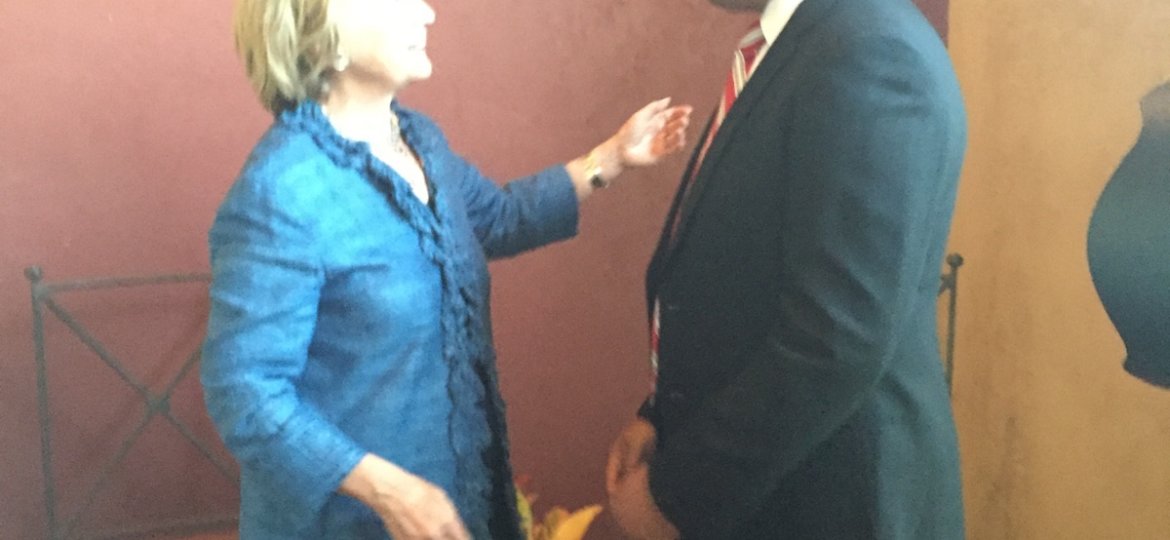 USINPAC Arkansas Chapter Head Shash Goyal Meets Presidential Candidate Hillary Rodham Clinton